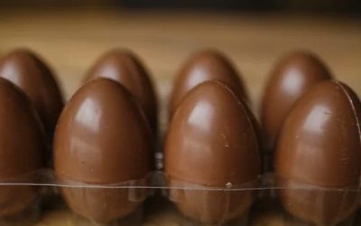 De zoete verleiding van pasen chocolade en de vrolijke vrienden